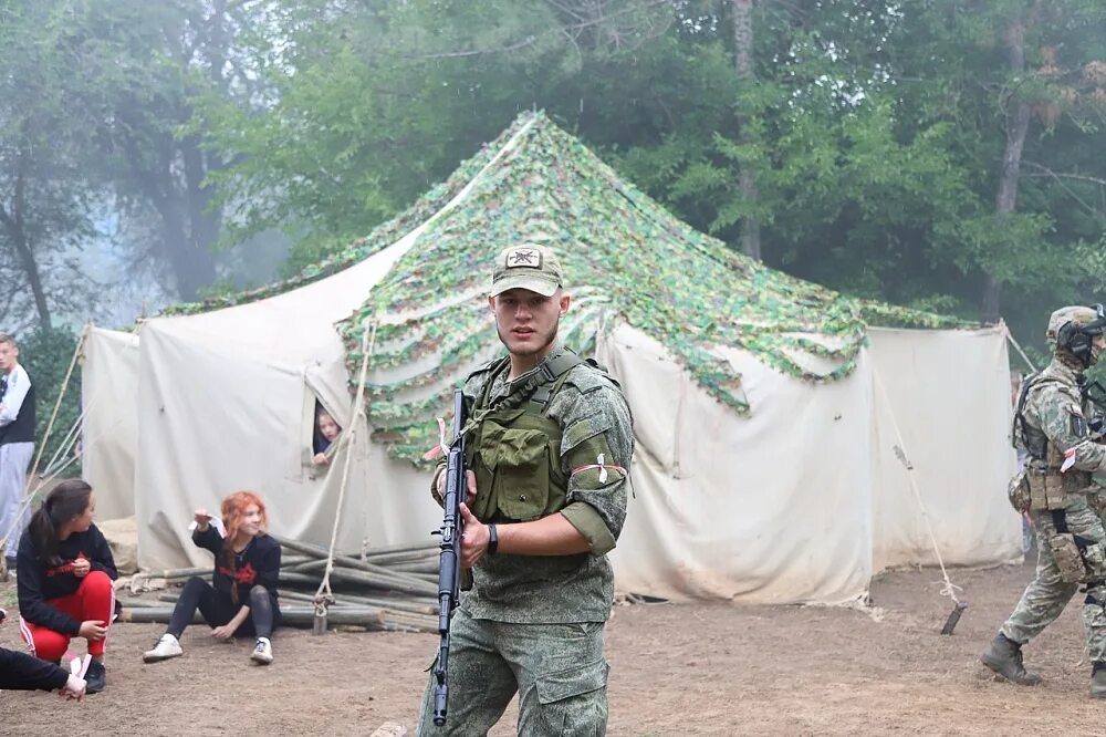 Военный лагерь страна героев. Роханский военный лагерь. Военно-исторический лагерь Страна героев. Военнотактическя игра в лагере.