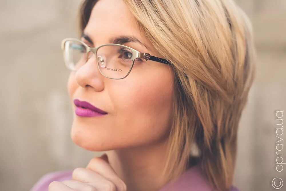 женщина в очках фото 50 лет. женщины за 40 в темных очках. женщина в возрасте в очках. обычная женщина в очках. взрослая женщина в очках.