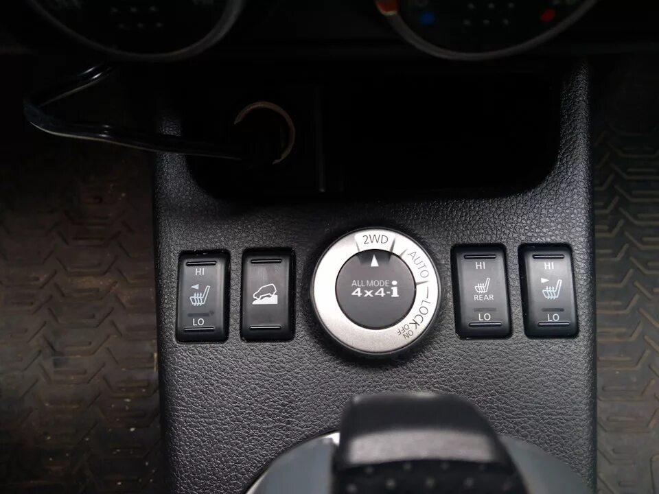 Подогрев зоны дворников лобового стекла ниссан х трейл 31. Фрилендер 2 3. Nissan x-trail t32 кнопка обогрева. Ниссан х трейл обогрев лобового. Лобовое стекло с подогревом ниссан примера п12.