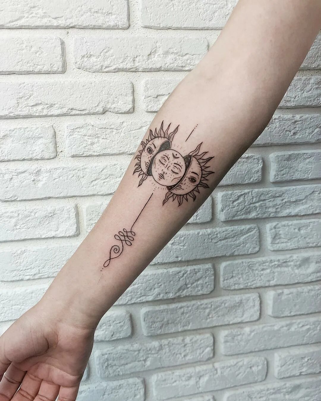 тату на руке для мужчин с черепом небольшое. переводная тату на руке. тату 20 см на руке. тату на предплечье 10 см. тату 10 на 10 см.