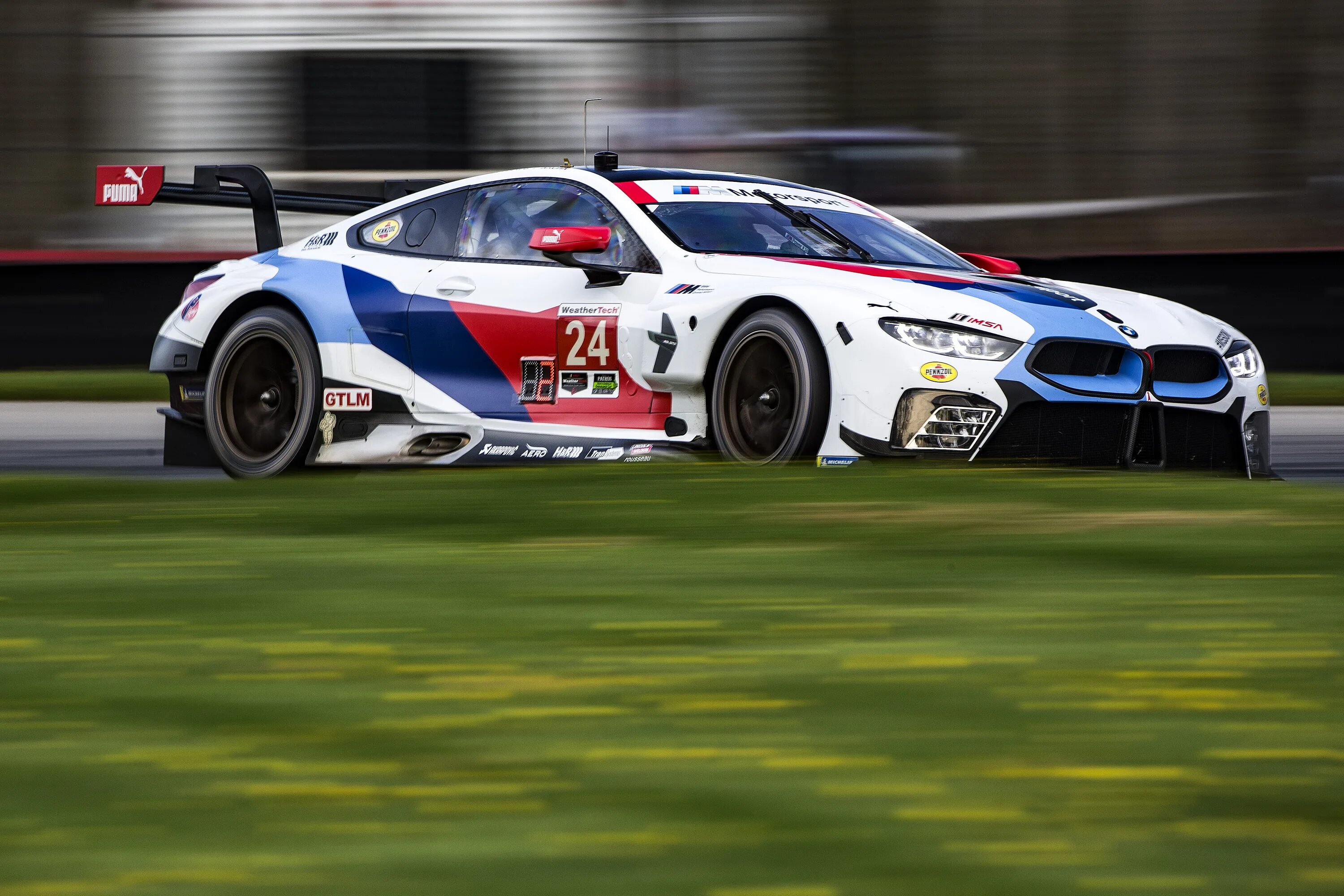 Какую гонку купить. BMW m8 GTE IMSA. BMW m8 GTE Motorsport. BMW M Team RLL. Гоночная БМВ 8.