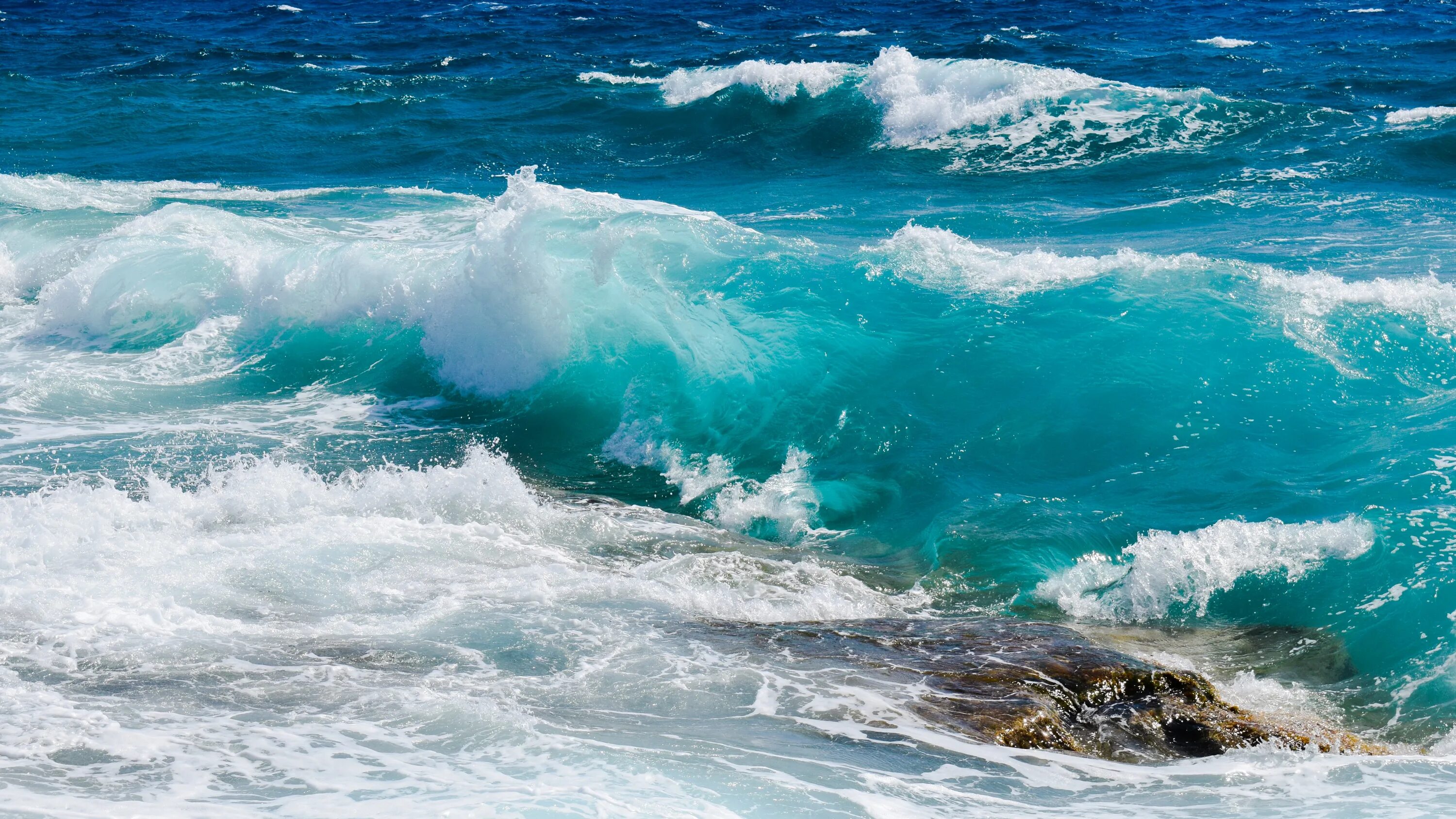 Шум воды моря. Море, волны. Бирюзовое море. Пляж волны. Голубая волна.