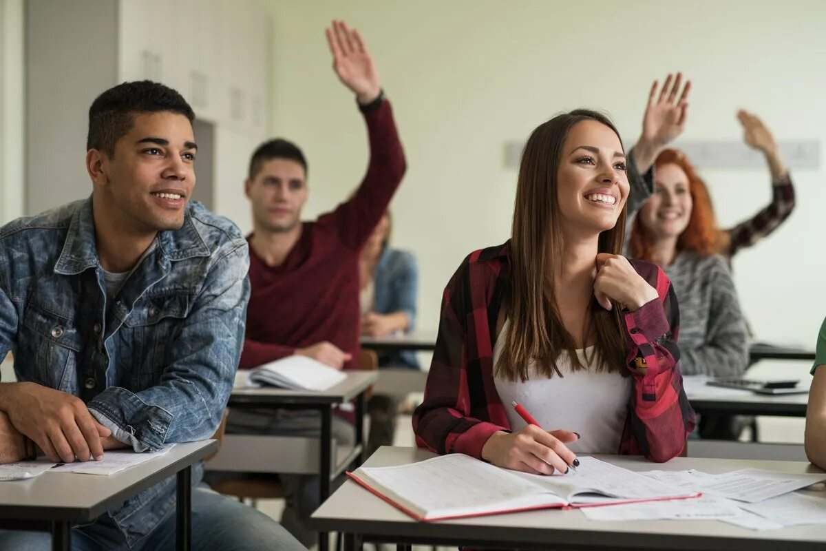 Class discussion. Discussion in class picture. Photo for discussion in the class. Discussion classmates.