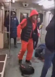Блогершу избили в москве