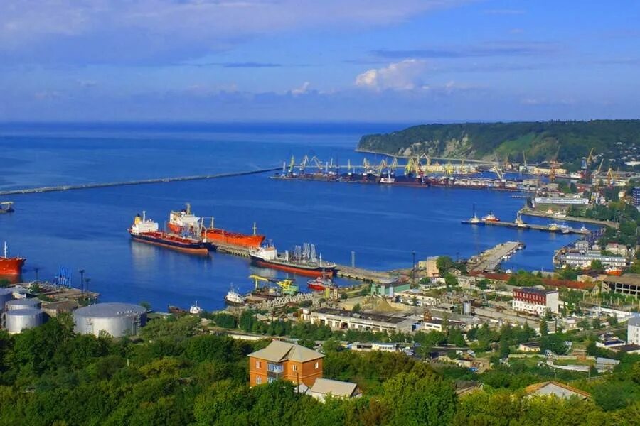 Работа в городе туапсе. Порт туапсе. туапсе краснодарский край. морской порт краснодарского края. россия город туапсе.