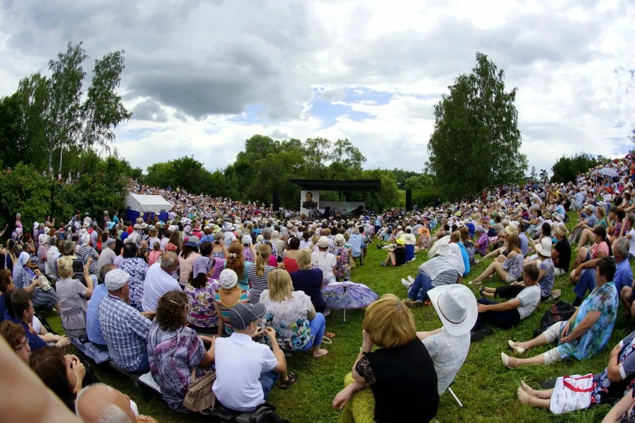 Тарханы праздник. Тарханы пензенская область. Зеленый театр тарханы. Пасха в тарханах. Лермонтовский праздник в тарханах.