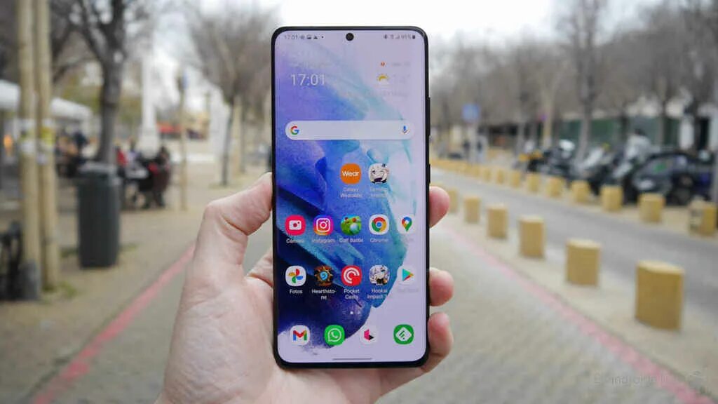One ui s22. Селфи камера Samsung Galaxy s22 Ultra. В мире 1 Samsung Galaxy 22 ультра. Ы22 ультра зеленый. Смартфон s22 Ultra на Android.