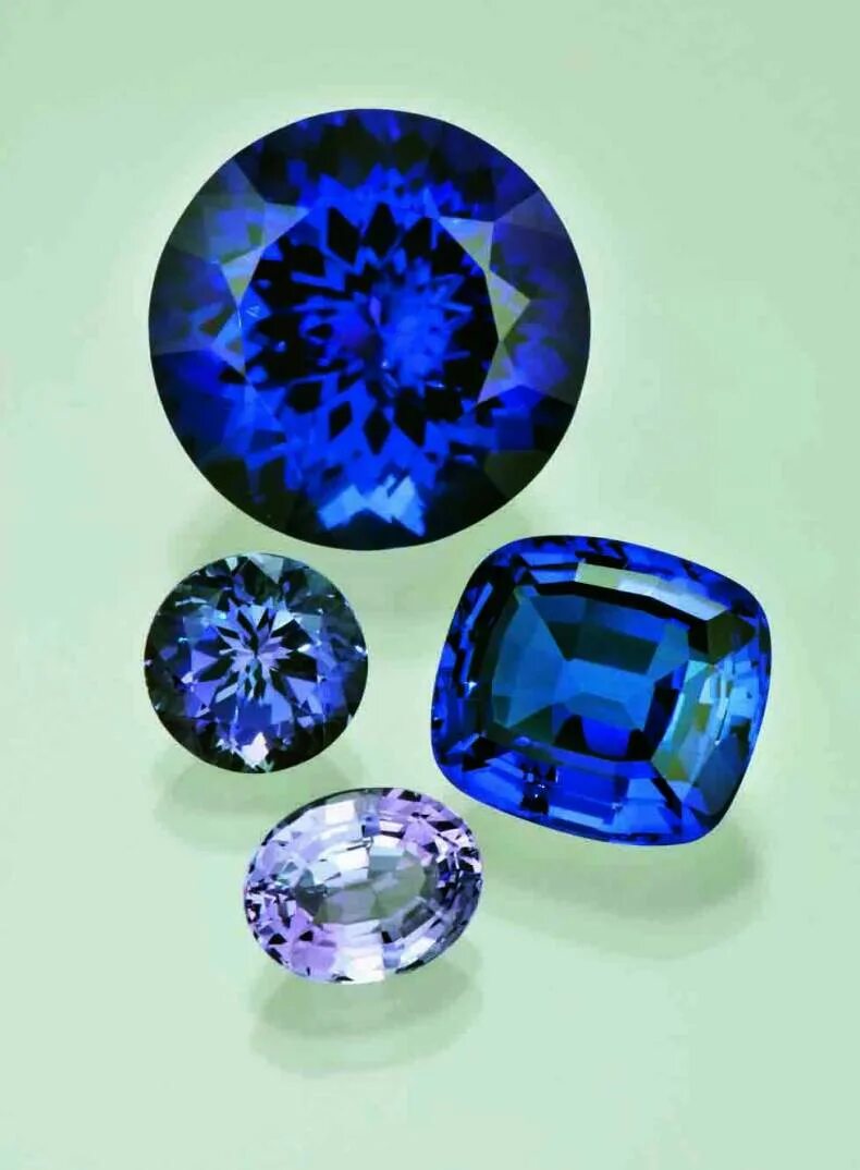 Сапфир разновидности. Аметист танзанит сапфир. Танзанит с топазом. Танзанит («голубой Алмаз»). Натуральный камень танзанит Кристалл.