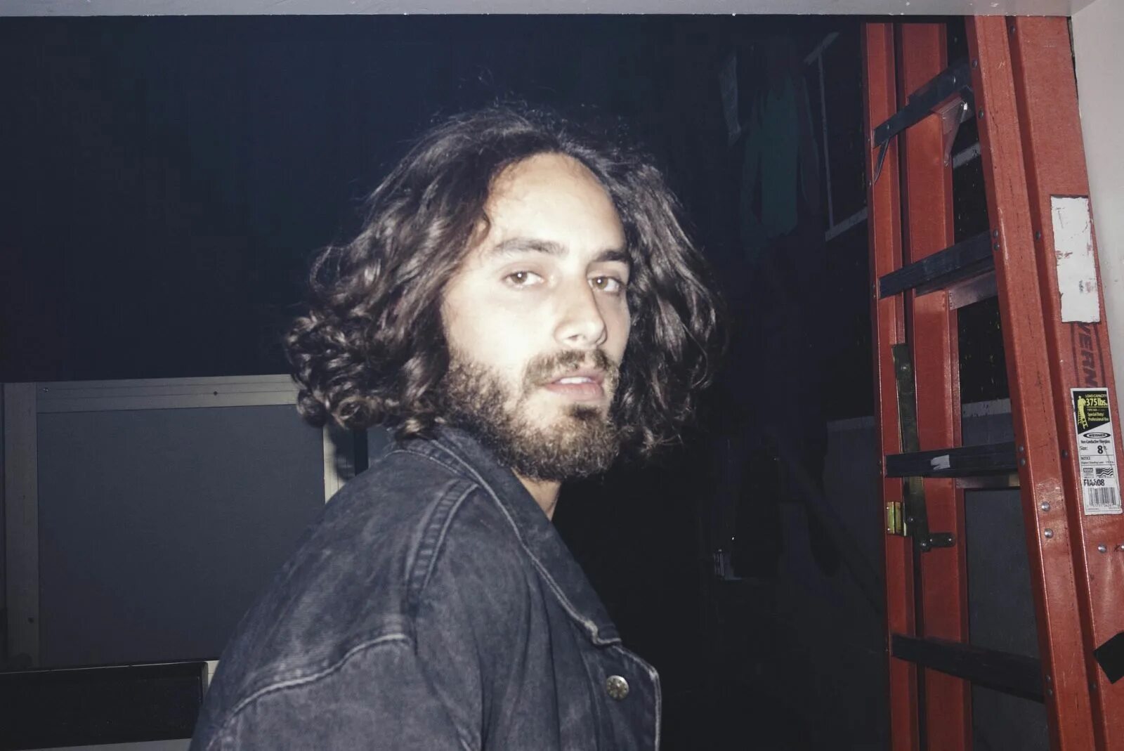 Left alone рейман аллан. Allan rayman фото. Allan rayman певец. Left alone аллана реймана. Allan rayman.