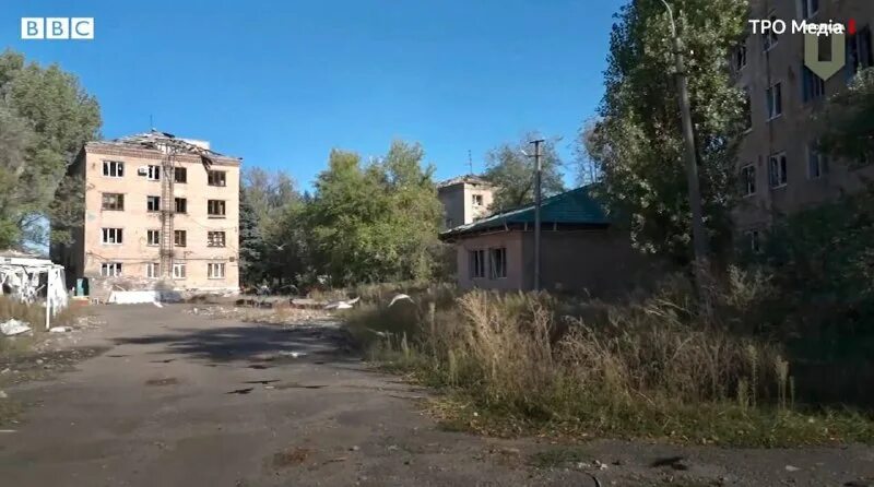 Разрушенные города украины 2022 мариуполь. Разрушенный дом в мариуполе. Всу в красном лимане. Авдеевка 11. 02 2024.