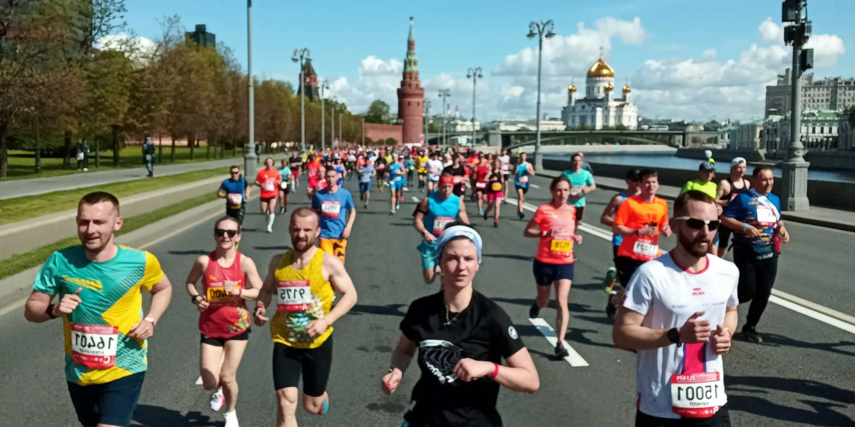 Московский полумарафон дата. Московский марафон 2025 финиш. московский полумарафон 2025 финиш. московский марафон 2025 трасса. полумарафон лужники 2025.