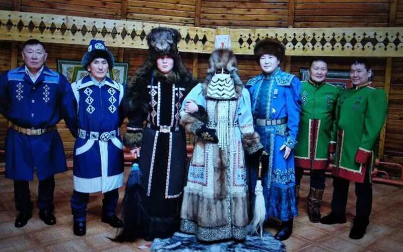 Традиции семьи якутов. Якутская национальная свадьба. свадебный наряд якутов. свадебные традиции якутов. свадебный костюм якутов.