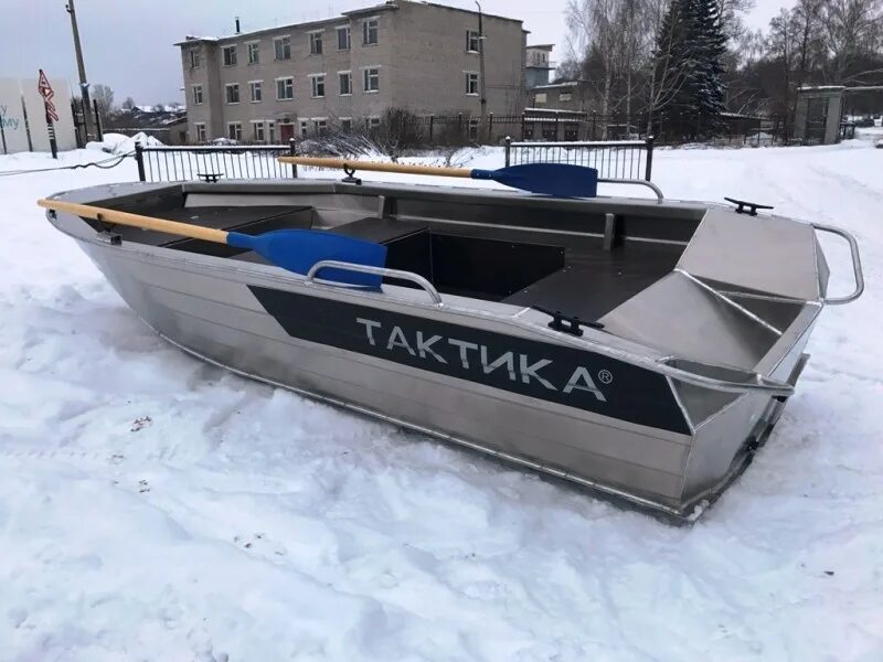 Обзор лодок тактика. Тактика 390 рм. моторная лодка тактика 390dc. лодка тактика 390р. лодка тактика 390 капотная.
