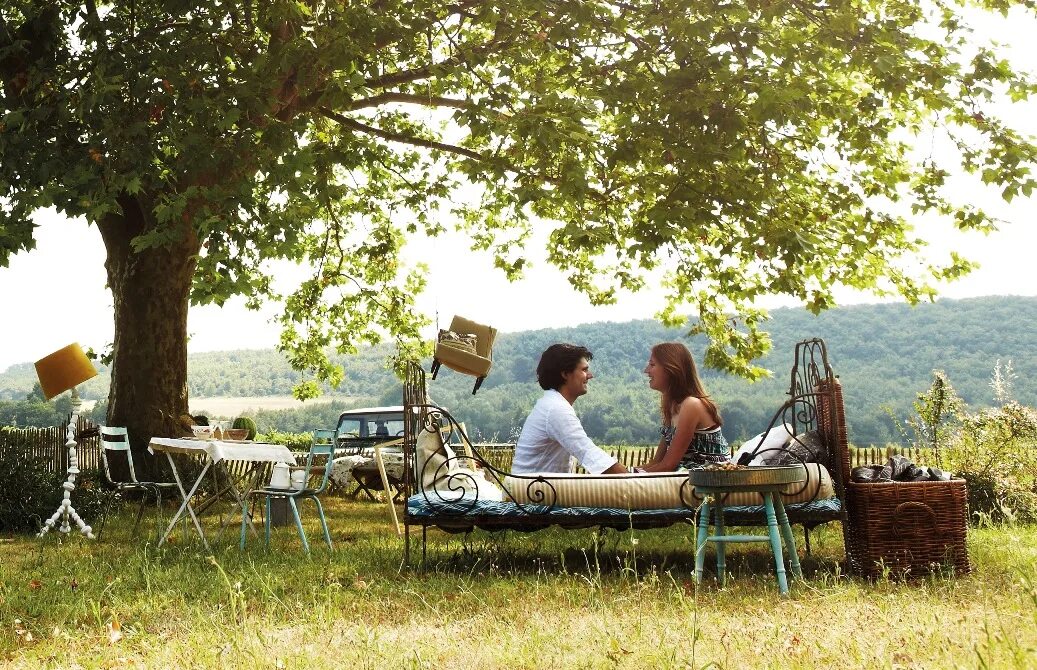 дизайн ярмарки на природе. тусовка в кемпинге. розыгрыш путевки на море. отдохнём. отпуск в горах.