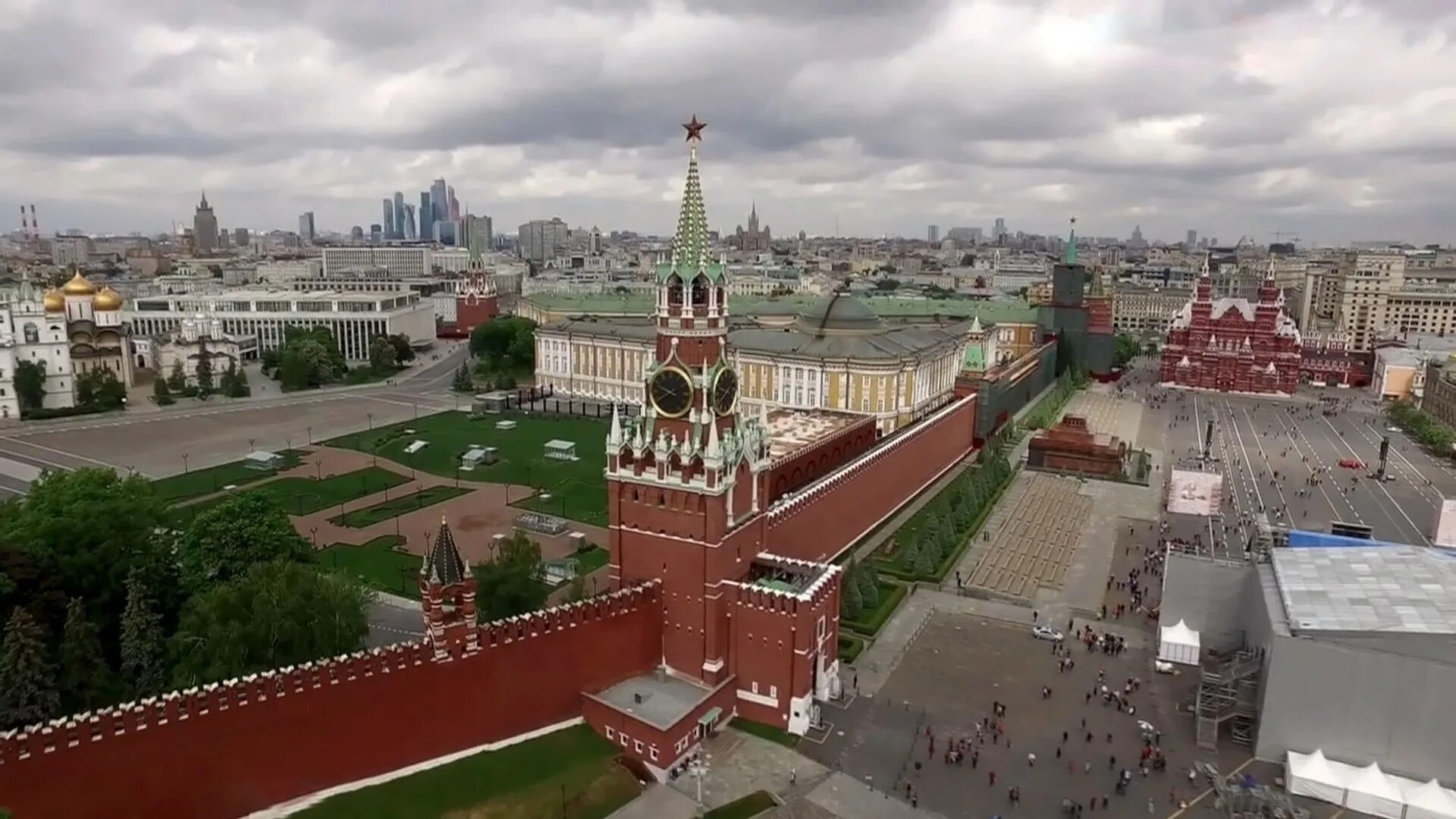 Резиденция Путина в Кремле. Здание правительства в Москве в Кремле. Резиденция Путина в Москве на красной площади.