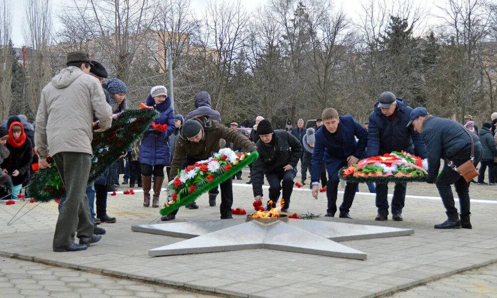 Прогноз на сегодня в каменске. 13 Февраля освобождение Каменск-Шахтинский. Каменск Шахтинский мемориальный комплекс. Освобождение Каменска-Шахтинского. 13 Февраля освобождение г. Каменск Шахтинский.