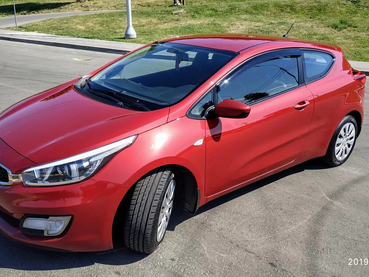 Kia Ceed II 2014. Kia Ceed 2014 купе. Kia Ceed 3 дверный. Kia Ceed 2 красная. Киа хэтчбек 3 двери