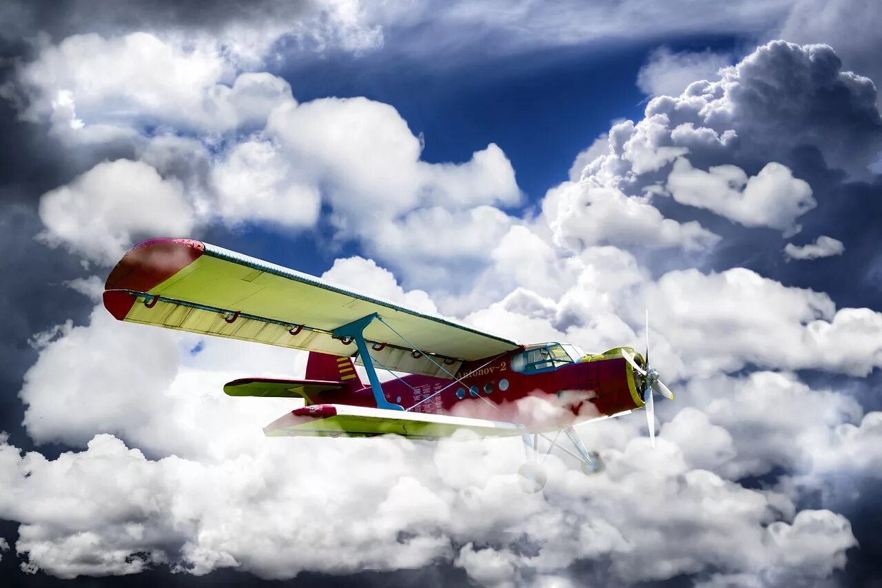 Flying airplanes. АН-2 биплан. Кукурузник моноплан. Самолет картинка. Самолет в небе.