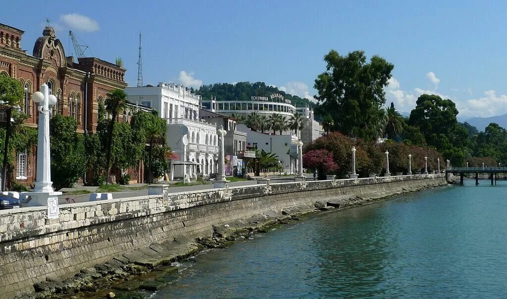 набережная сухум махаджиров фонтан. абхазия столица сухум. сухуми абхазия. сухум абхазия. сухуми абхазия достопримечательности.