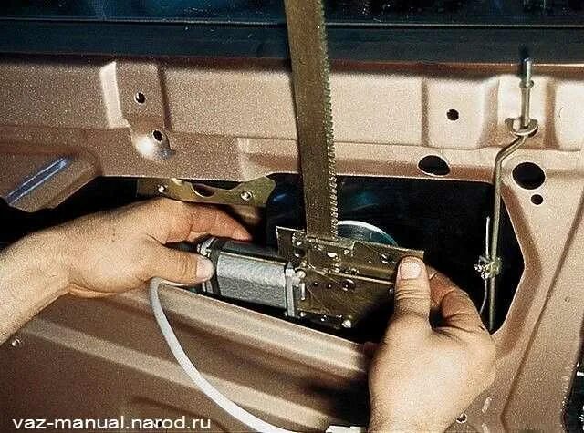 Не работает стеклоподъемник ваз 21 10. Крепление стеклоподъемника ваз 2110. электростеклоподъемник ваз 2110. привод открывание дверей ваз 2110. стеклоподъемник ваз 2112.