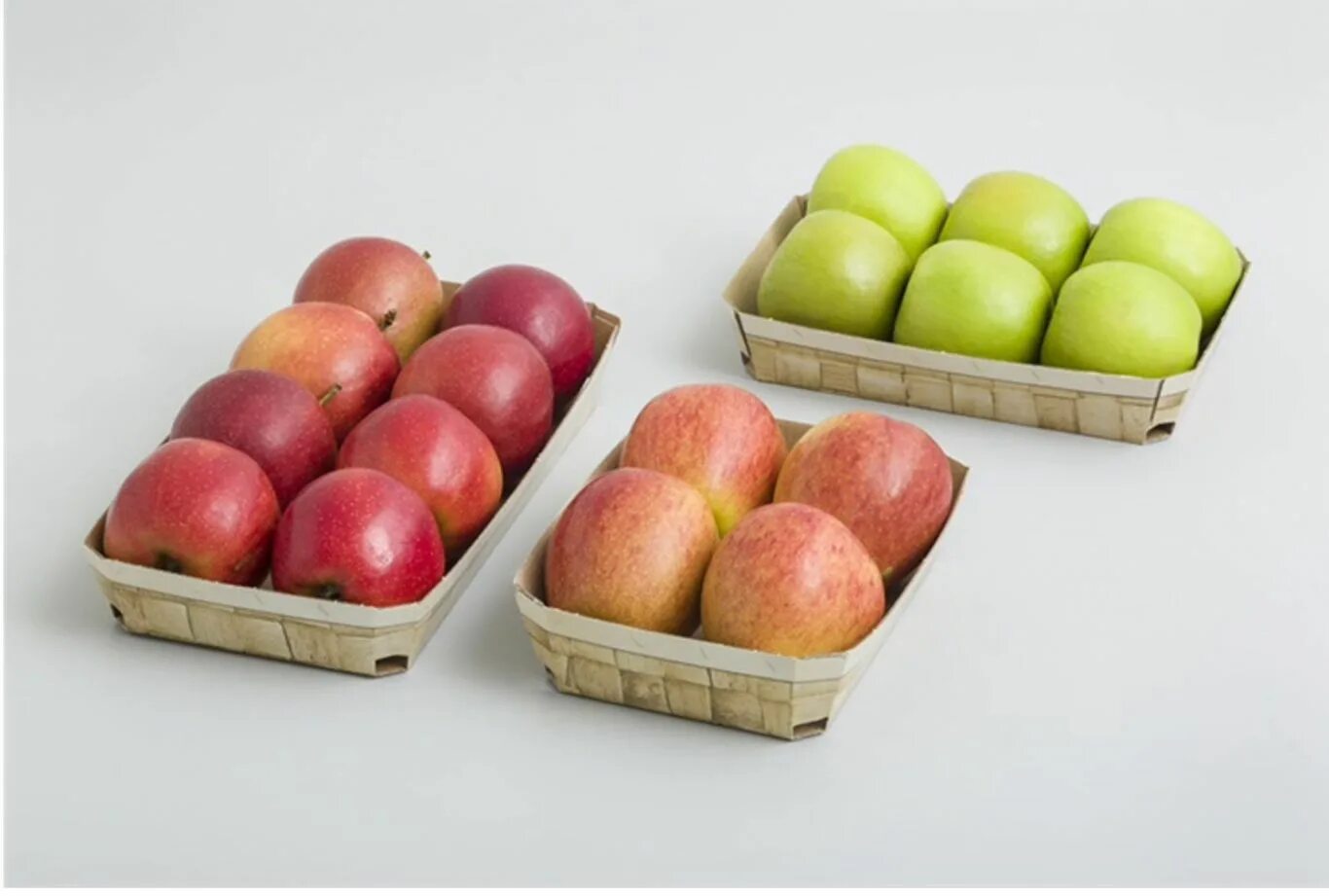 Коробка для упаковки яблока. Яблоки в упаковке. Упаковка яблок в коробки. Композиция из яблок. Упаковать яблоко.