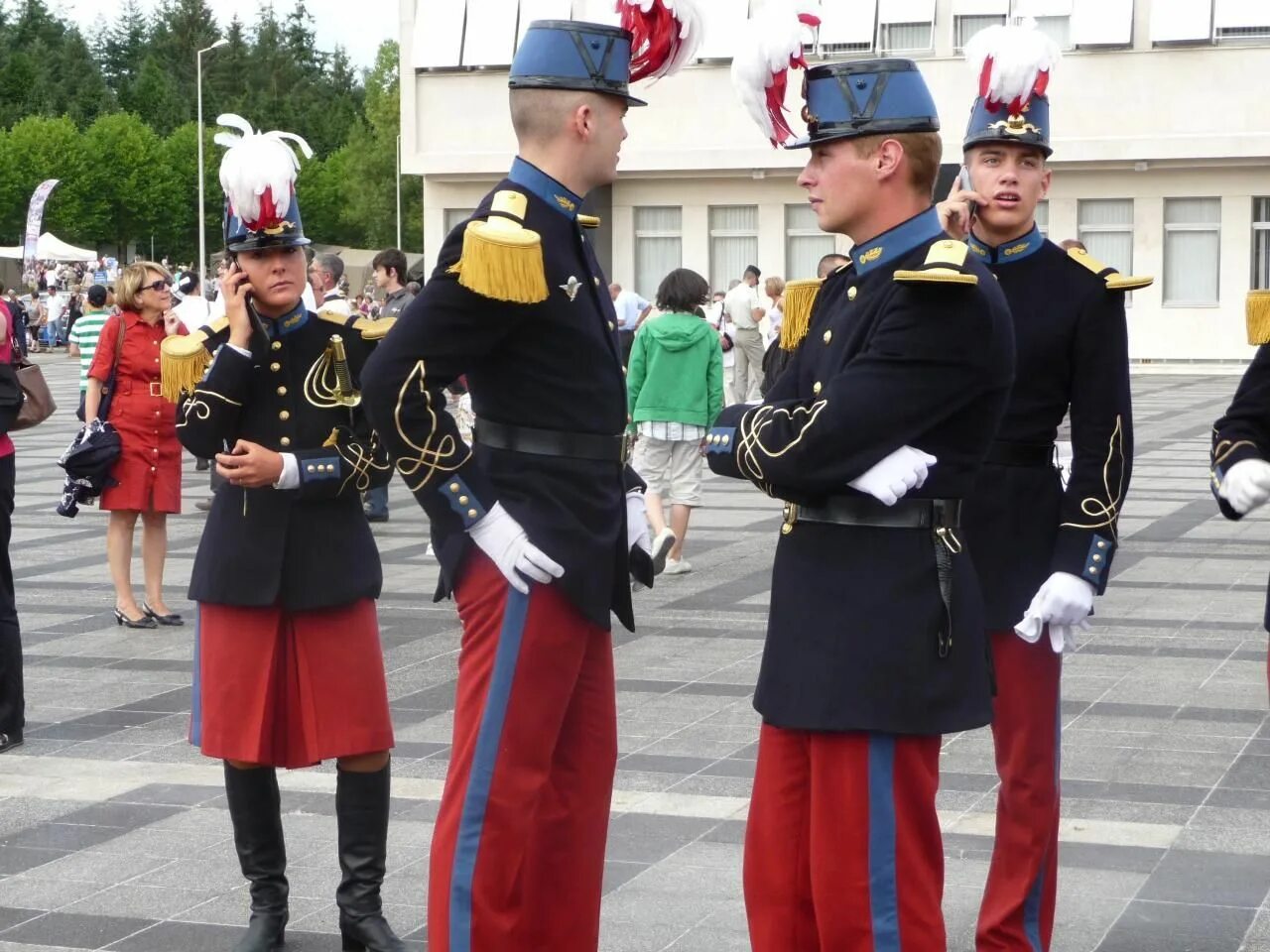 Парадная униформа армии Франции. Парадная форма армии Франции. Парадная Военная форма Франции. Парадная форма французской армии.