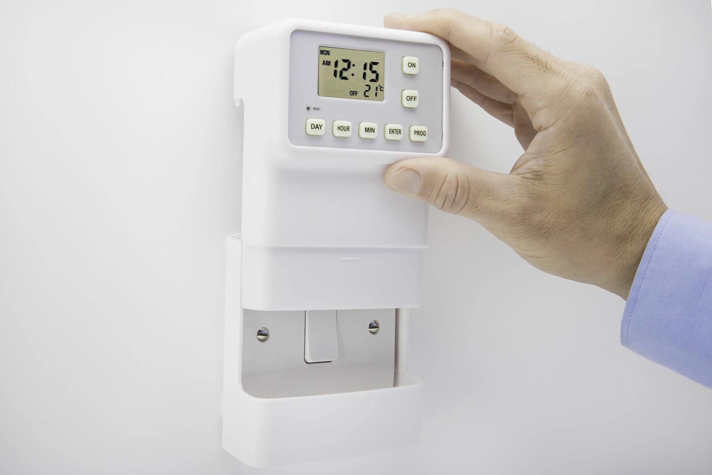 Таймер на кондиционере. Таймеры в интерьере. Air Conditioner isolator Switch. Таймер отели. Задать таймер