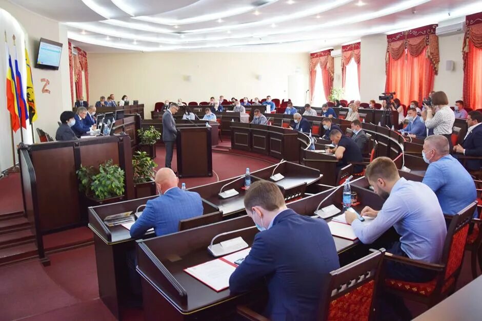 Депутат городской думы города шахты. Депутаты каменска уральского. Депутат городской думы города шахты. Шахтинская городская дума. Дума шахты.
