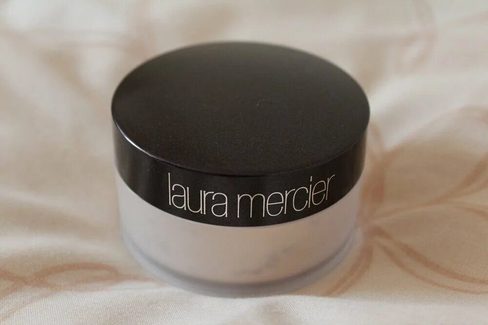 By terry hyaluronic tinted hydra-powder свотчи. Оттеночная пудра. Прозрачная пудра для лица с эффектом фотошопа от pond`s, 50 гр. Тайская пудра для лица pond's. Прозрачная пудра для лица с эффектом фотошопа от pond`s, 50 гр.