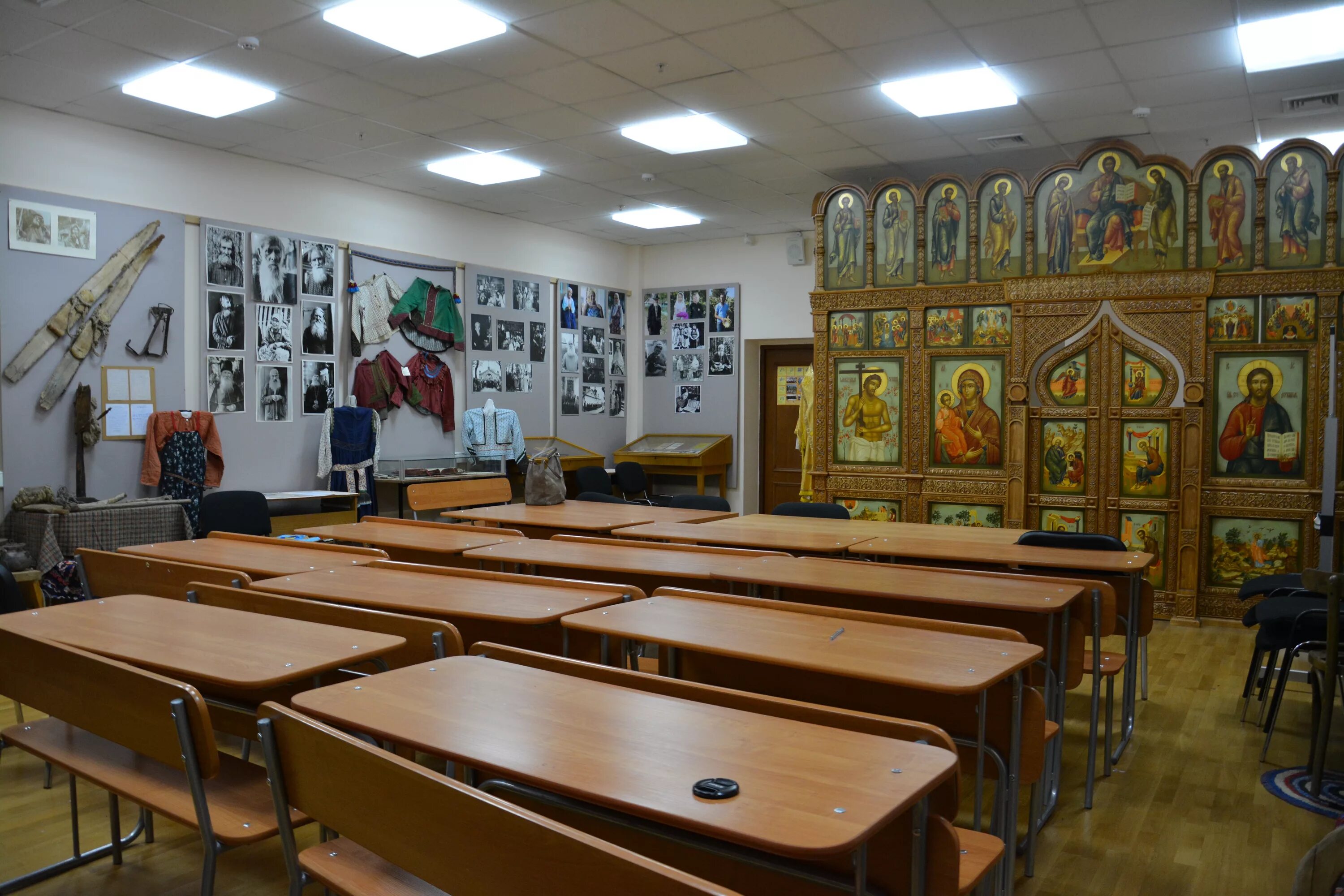 старая церковная кафедра. кафедра истории церкви конференция. кафедра истории церкви. сергиев посад мдаис. кафедра 410 маи.