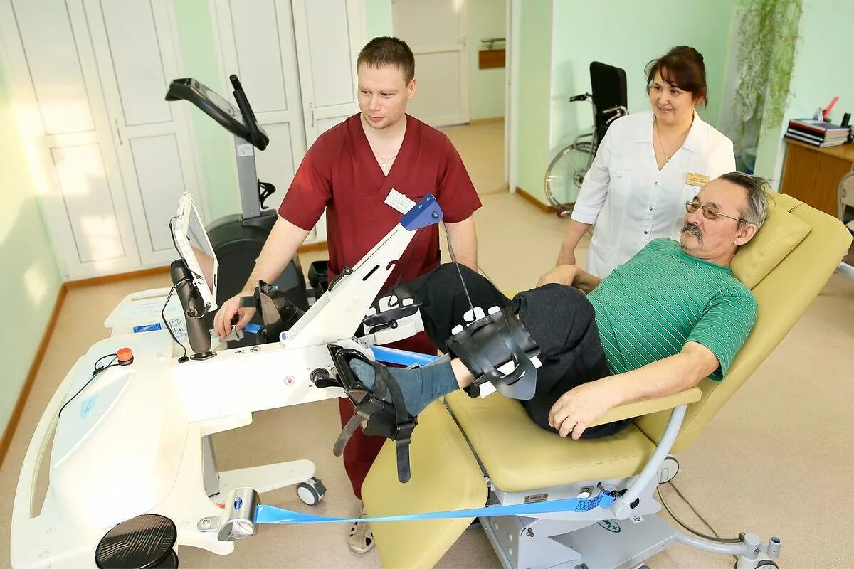 Аппараты для реабилитации после инсульта. Оборудование для реабилитационного центра. Реабилитация пациентов в стационаре. Роботизированная механотерапия.