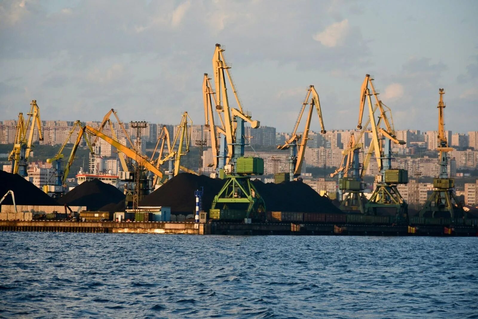 Мурманский терминал. Морской торговый порт Махачкала. Морской порт в Дагестане. Морпорт Махачкала. АО "торговый порт Посьет".