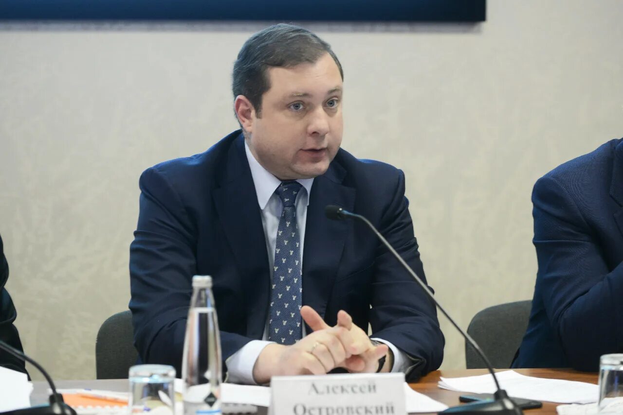 Бизнесмены смоленска. Островский бизнесмен. Крупные бизнесмены смоленска. Бизнесмены смоленска. Открыть бизнес в смоленске.