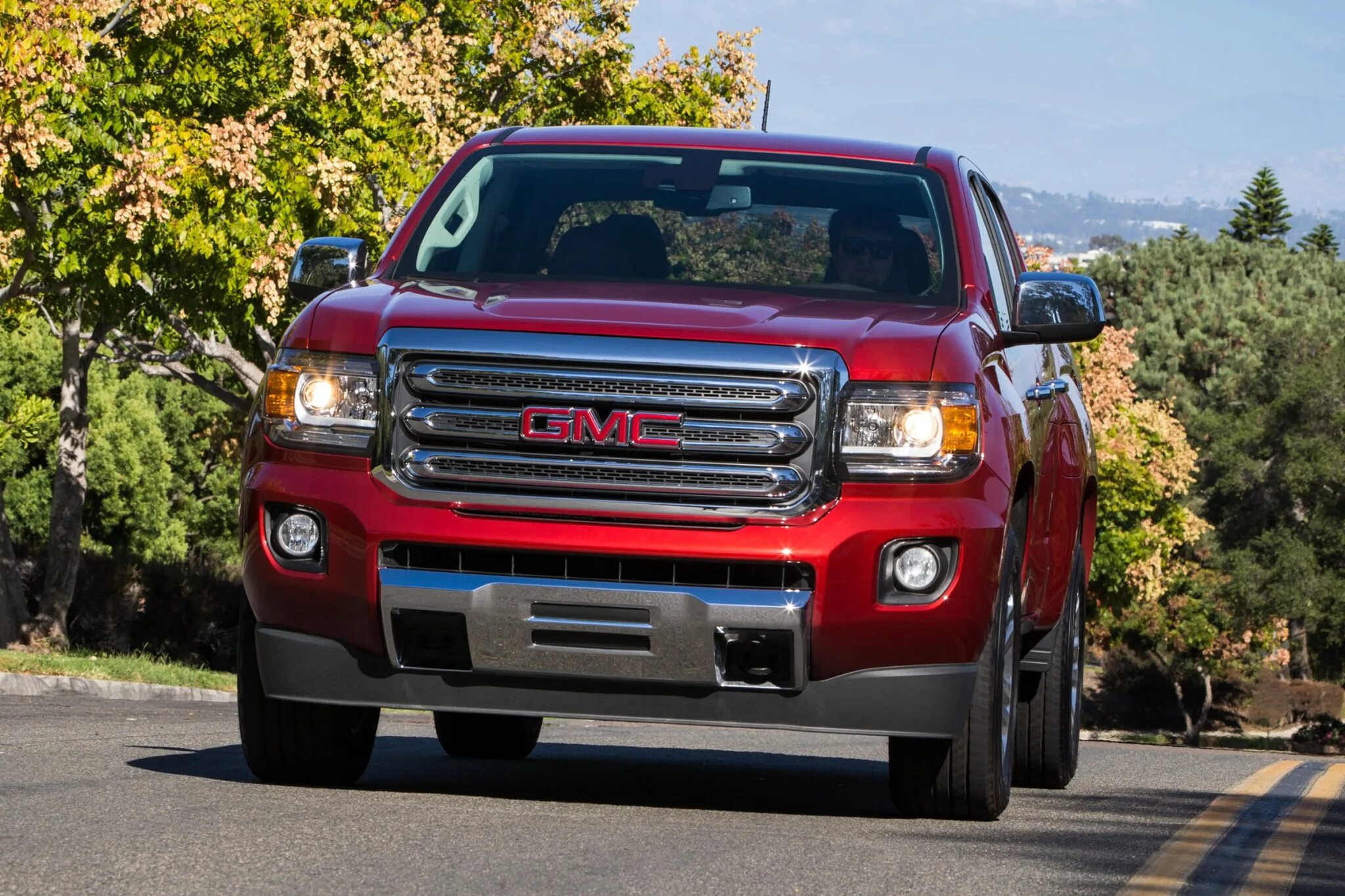 Включи полные машины. GMC Canyon 2018. 2015-2022 GMC Canyon CREWCAB 2015-2022. Gmcкрасный. GMC Cooper.