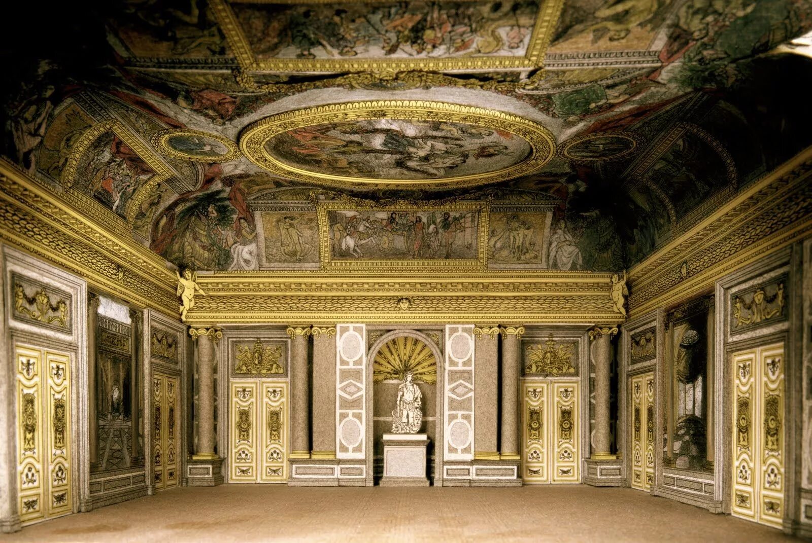 Версальский дворец салон Венеры. Версальский дворец салон геркулеса. Версальский дворец зал Геракла. Версаль интерьер