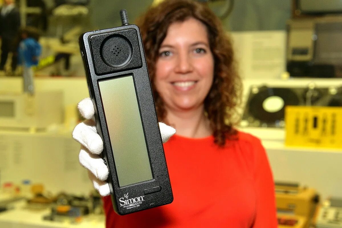 Когда вышли мобильные телефоны. Смартфон IBM Simon. IBM Simon 1994. Sharp PMC-1 Smart-Phone. IBM Simon 1992.