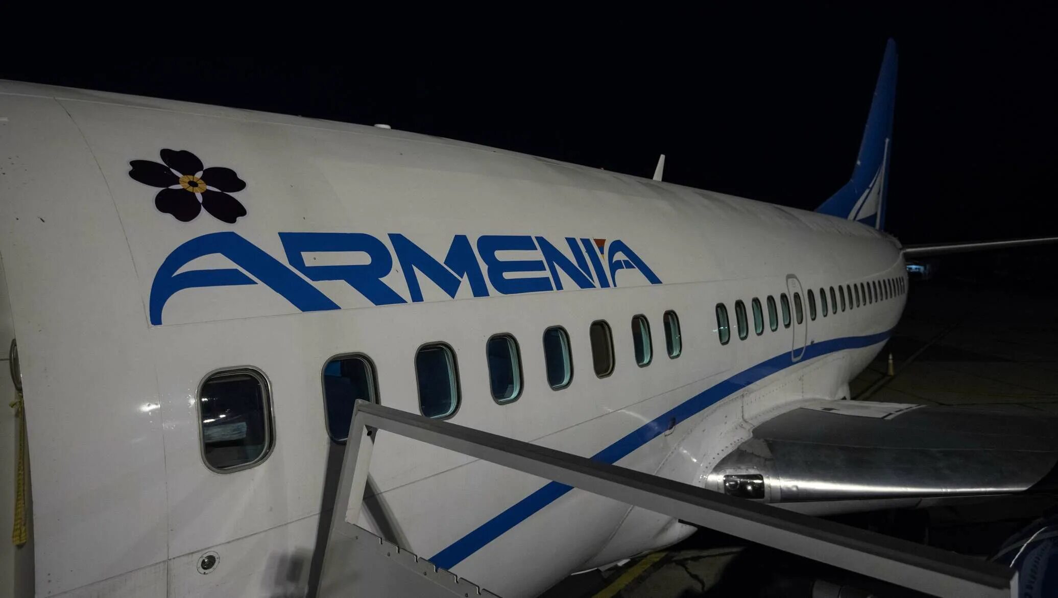 Armenia airlines. Армения Airways авиакомпания. Armenia авиакомпания самолеты. Armenia Aircompany Armenia Aircompany. Самолет армянских авиалиний.