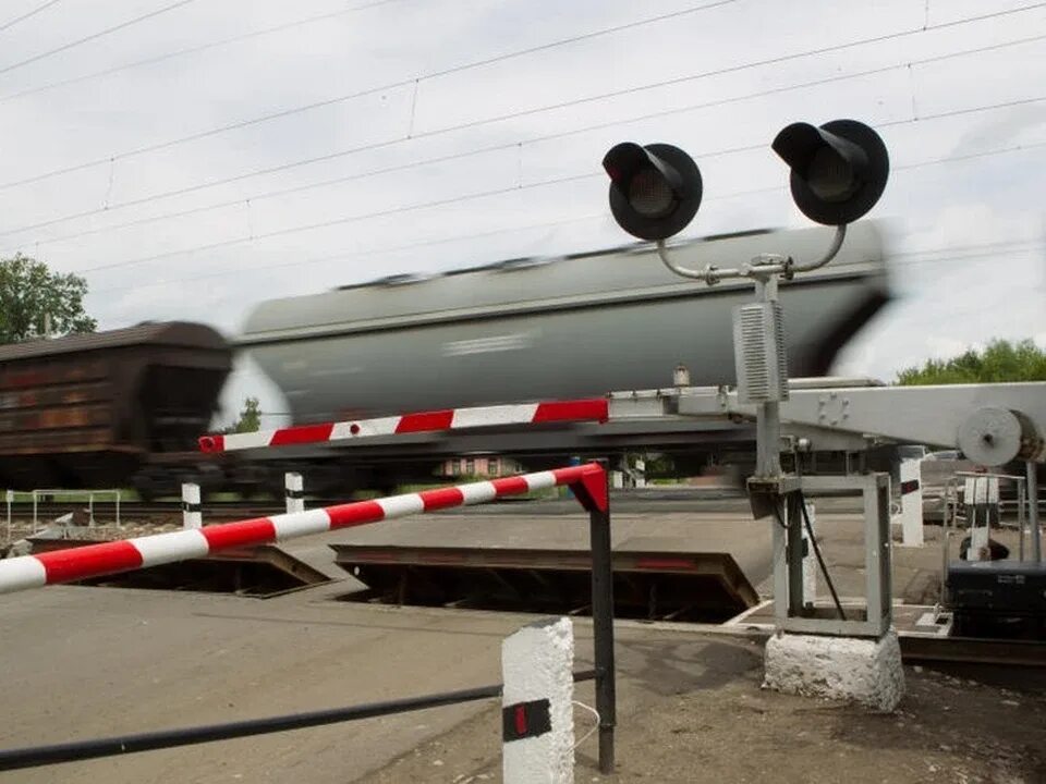 Level crossing. Шлагбаум переездной. Шлагбаум на железной дороге. Шлагбаум Железнодорожный. ЖД переезд.