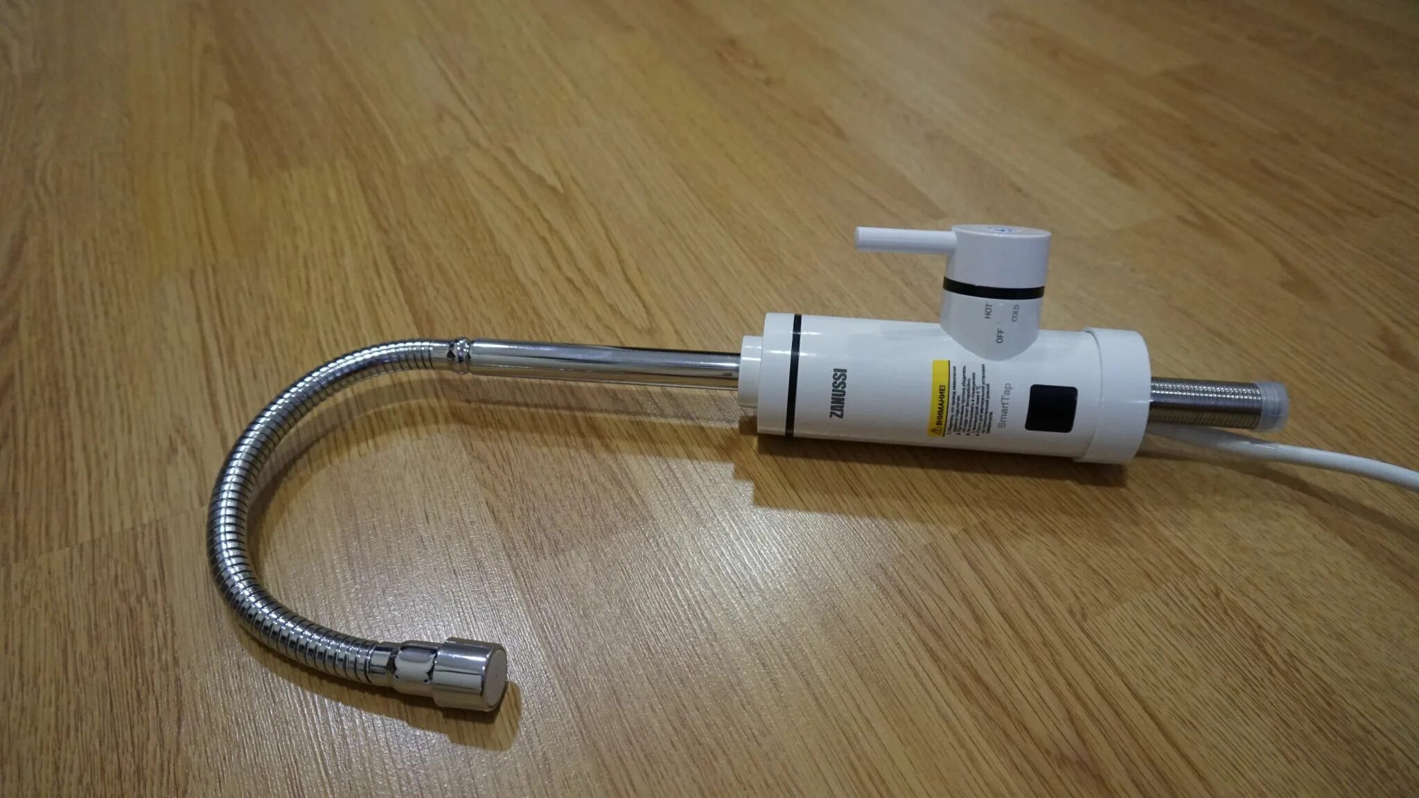Проточный водонагреватель занусси кран. Водонагреватель проточный zanussi smarttap. занусси проточный водонагреватель 3.3. водонагреватель проточный для кухни zanussi smarttap steel 3.3 квт. занусси смеситель с водонагревателем.