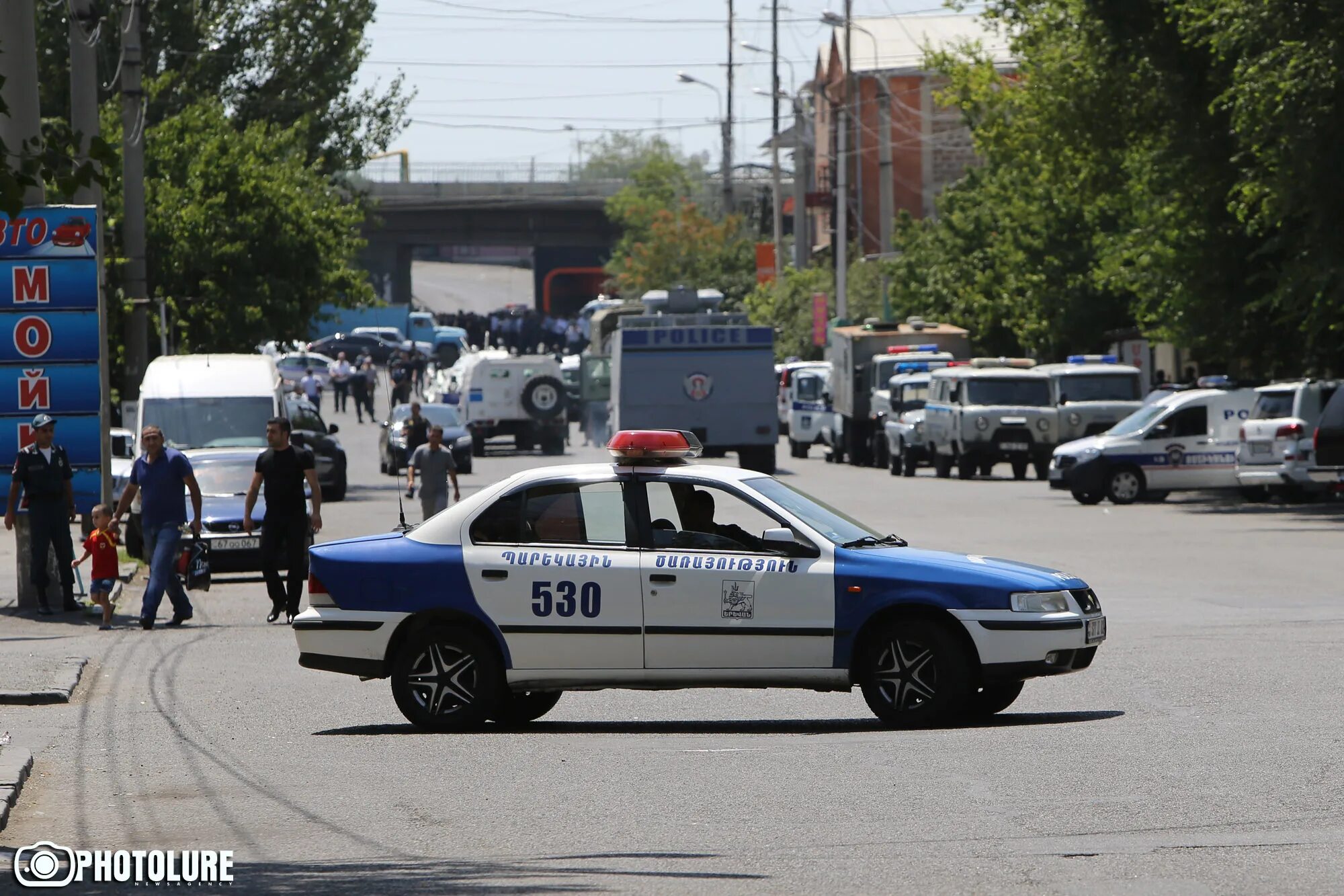 Ппс армия. Патрульная полиция Еревана. Патрульная служба полиции Ереван. Полицейский патруль Армения. Полиция Еревана машины.