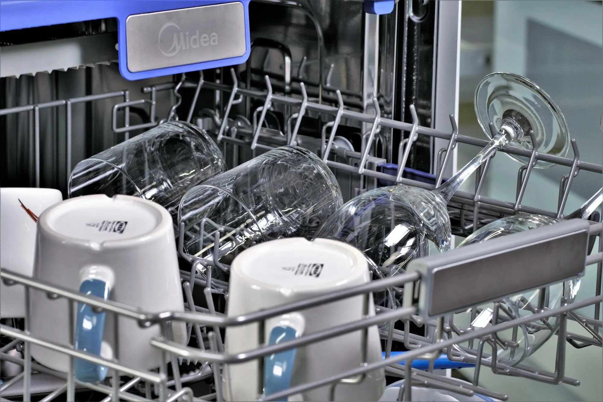 Как правильно загружать посудомоечную машину