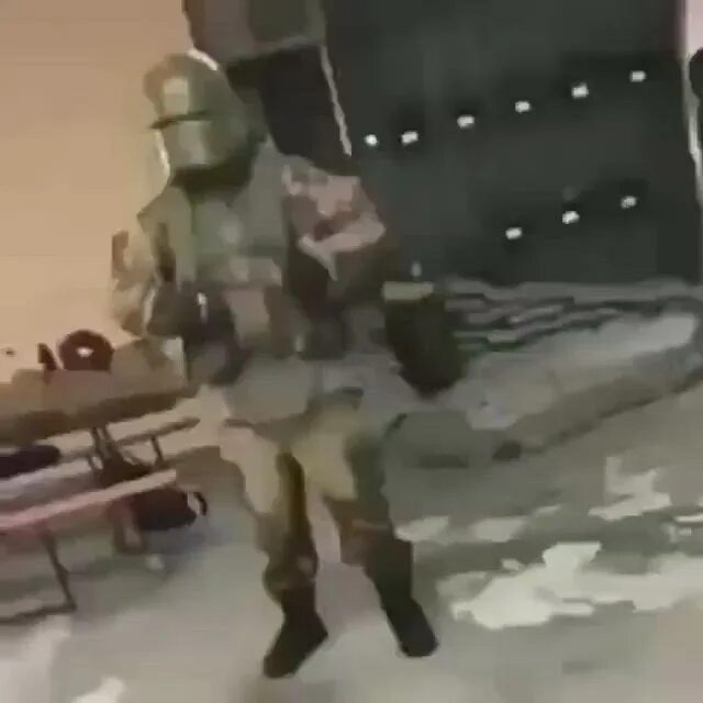 Видео танец спецназа. Видео танец спецназа. Видео танец спецназа. Видео танец спецназа. Спецназовец танцует.