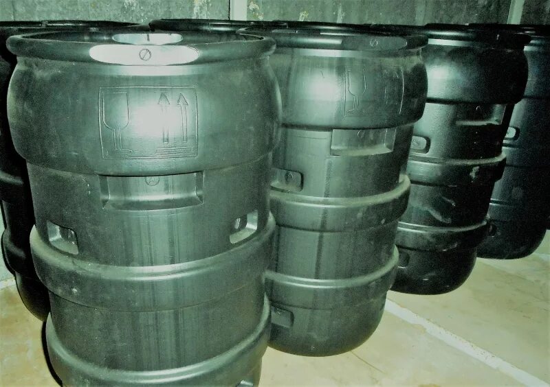 ящик для стеклянных бутылей. бутыль для брожения 20 литров. обрешетка для стеклянных бутылей. ящики для бутылок пластмассовые. обрешетка бутыли.