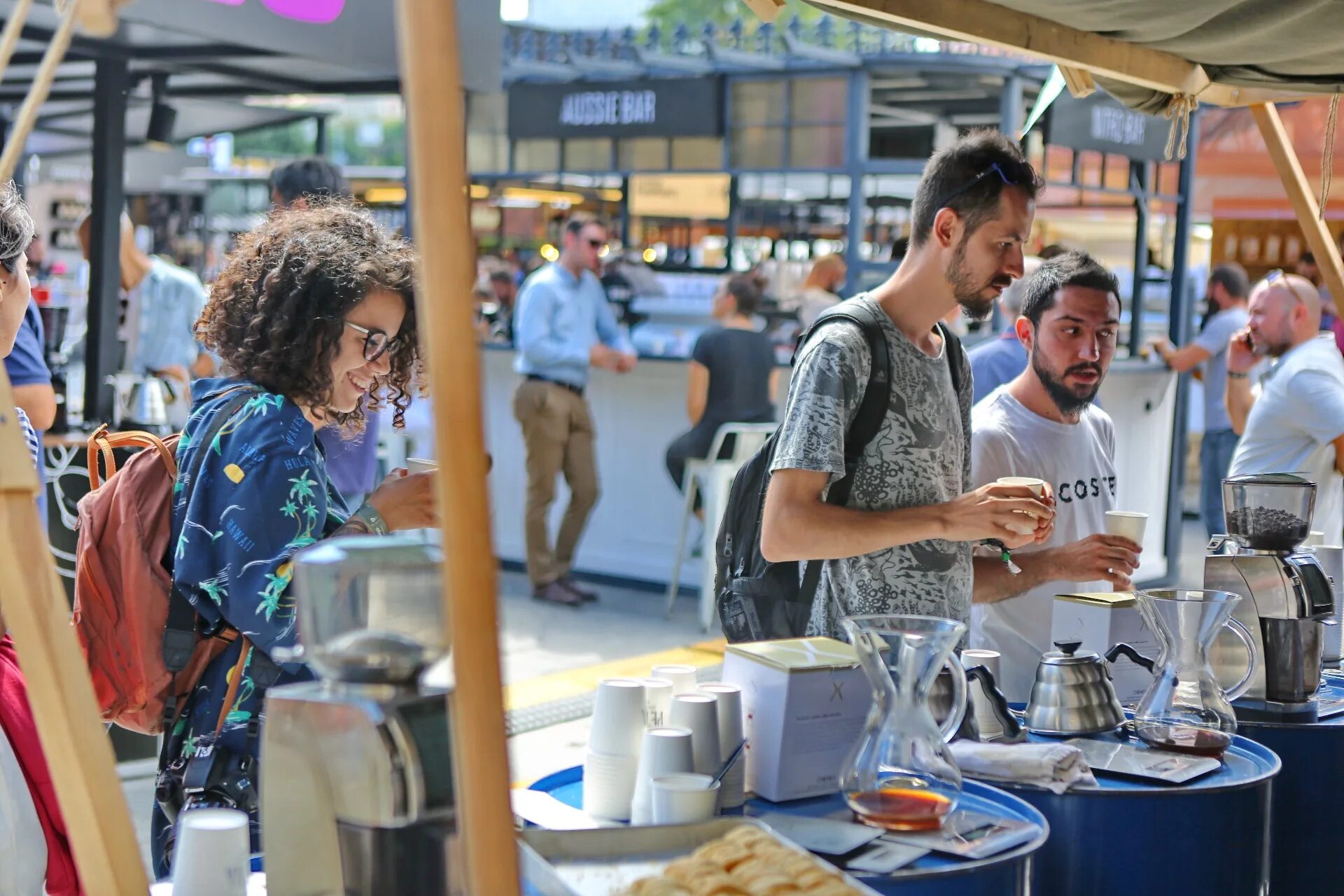 Фестиваль в стамбуле. Султанахмет стамбул тюльпаны. Фестиваль музыки в стамбуле в мае. Парк эмирган фестиваль тюльпанов. Стамбул шоппинг.