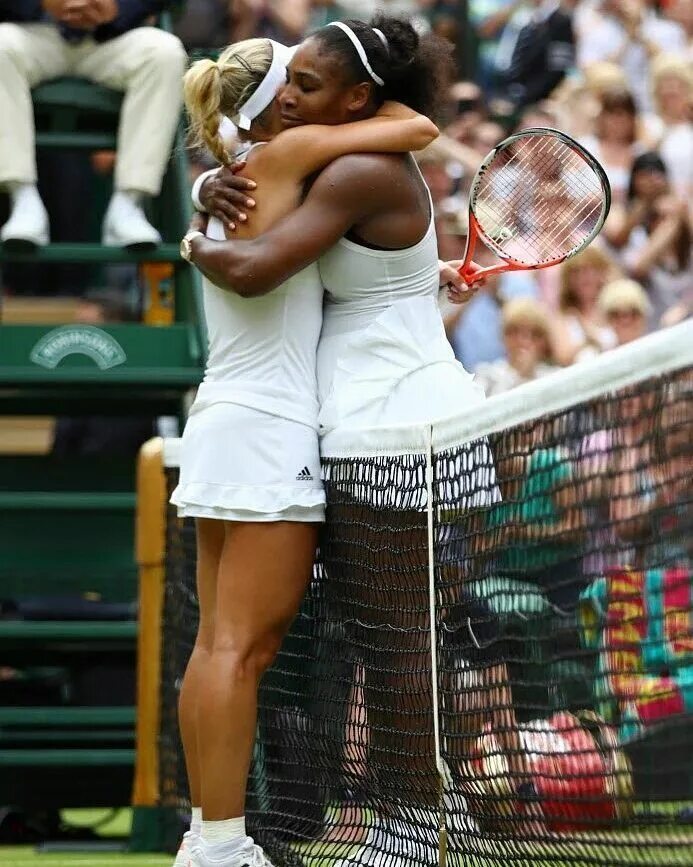 She playing tennis now. Сере́на джаме́ка уи́льям. They play tennis. Баскетбол девушки. Теннис женский martina hingis.