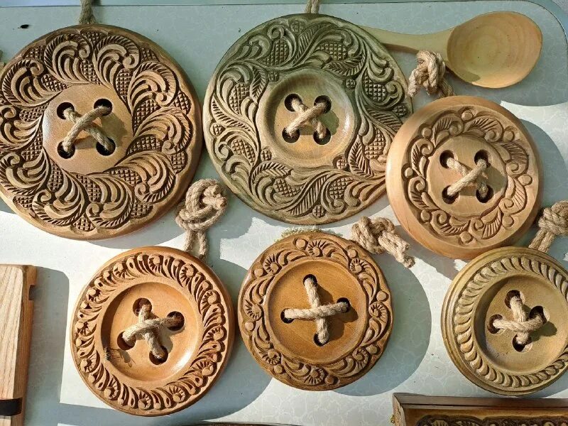 Отдел художественных ремесел музея-заповедника абрамцево, хотьково. Хотьково мастерские. Абрамцевское художественно-промышленное училище. Хотьково мастерская резьба по кости ул черняховского 18б. Покровский хотьков монастырь иконы.