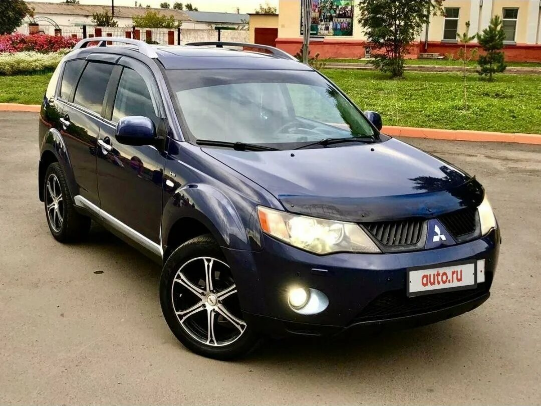 Купить митсубиси аутлендер хл 2008. Mitsubishi Outlander XL 2.4 2008. Mitsubishi Outlander 2007 2.4. Митсубиси Аутлендер 2008. Mitsubishi Outlander 2 2007.