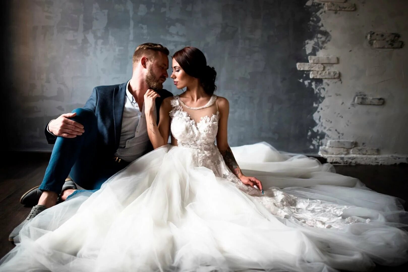 Красавицы невесты. Фотосессия в свадебном платье. Реклама веста невеста. Наши невесты не ломаются. Красивая невеста.