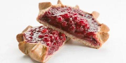 Калитки с брусникой