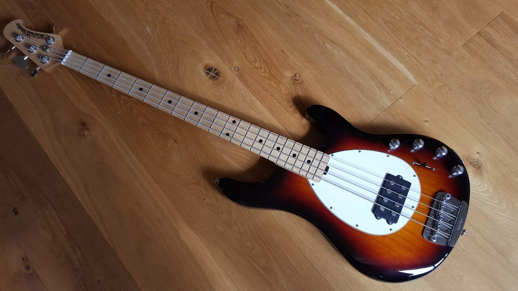 H bass. Music man Sterling ray24ca. Sterling by Musicman гитара серийный номер. Musicman Sabre II. Sterling by Musicman гитара Сириник.